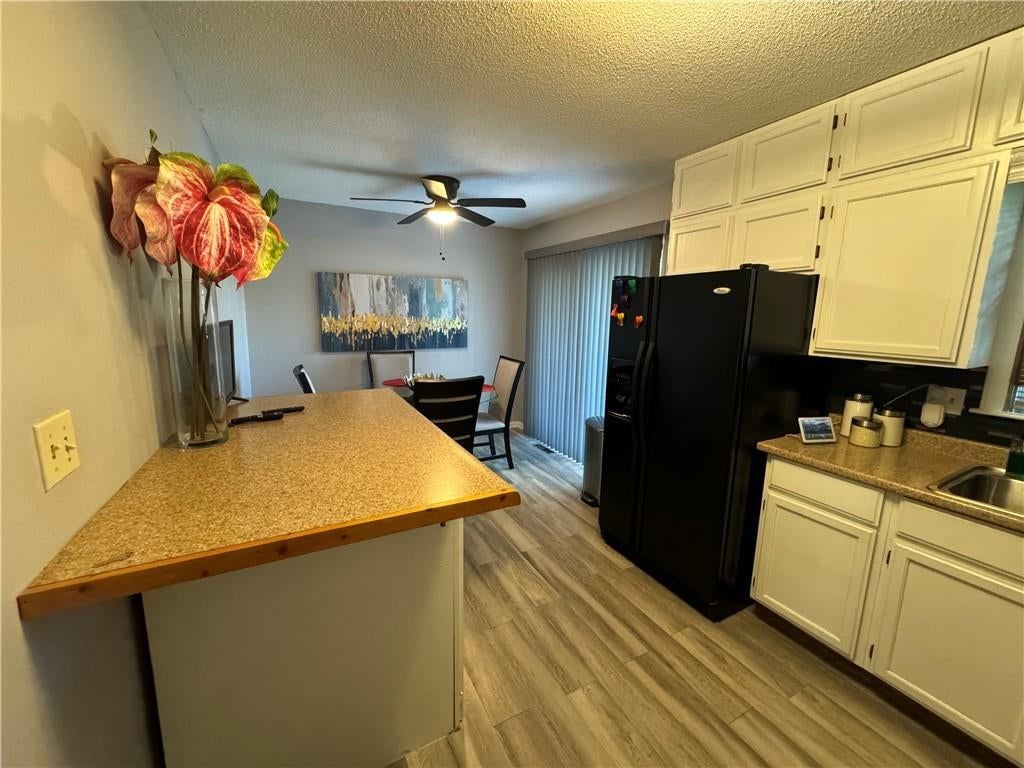 8916 E 57th Street, Raytown, MO: listing photo 2