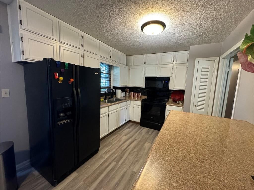 8916 E 57th Street, Raytown, MO: listing photo 3