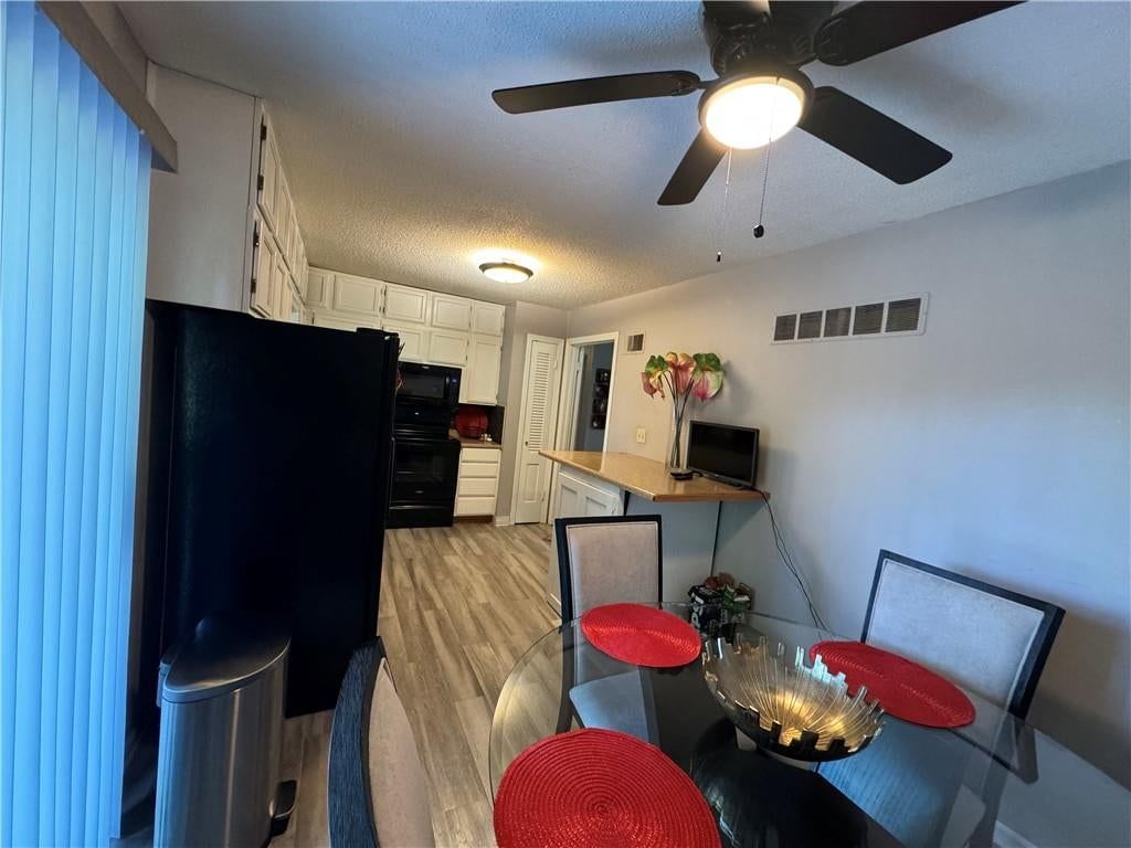 Photo 4 of 16, 8916 E 57th Street, Raytown, MO 64133