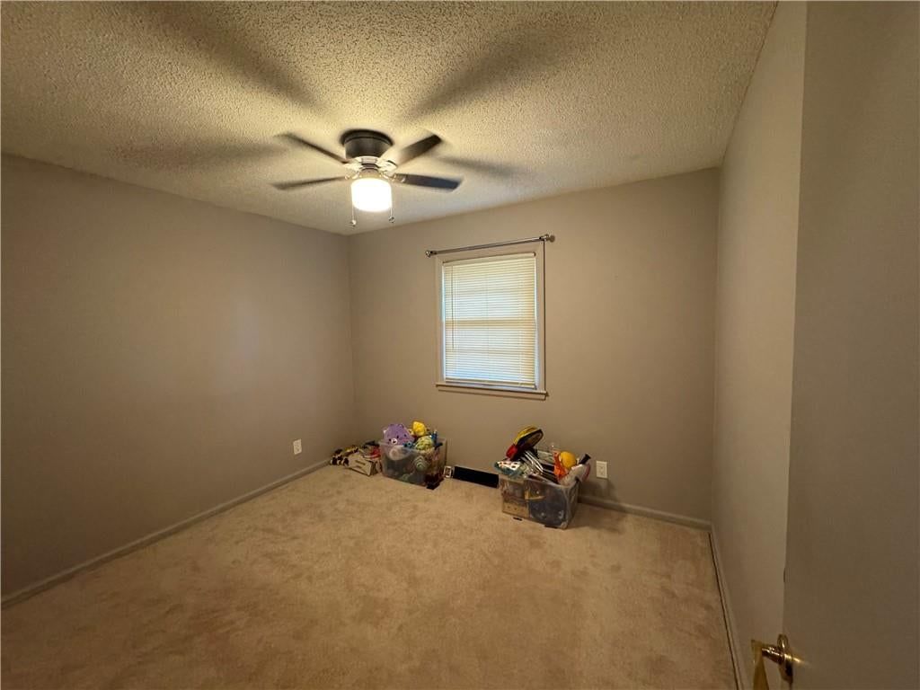 Photo 6 of 16 - 8916 E 57th Street, Raytown, MO 64133
