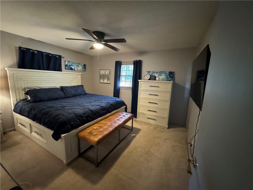 Photo 9 of 16 - 8916 E 57th Street, Raytown, MO 64133