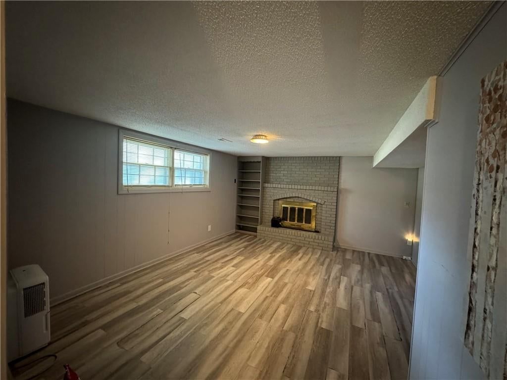 Photo 11 of 16, 8916 E 57th Street, Raytown, MO 64133