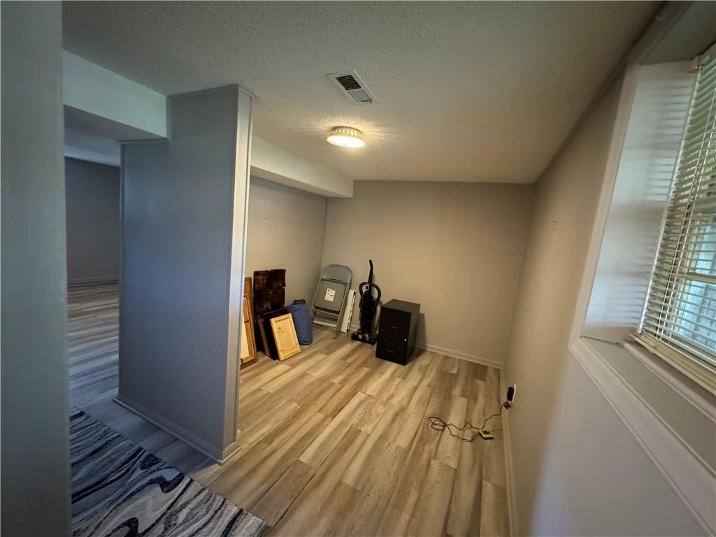Photo 13 of 16 - 8916 E 57th Street, Raytown, MO 64133