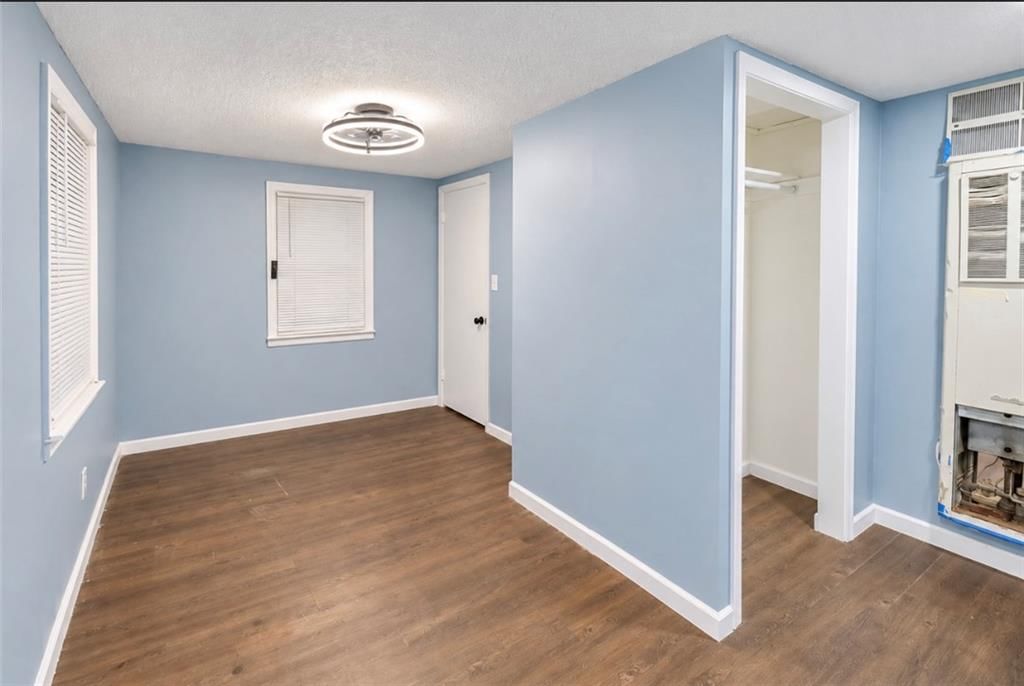 Photo 18 of 38 - 58 S 18 Street, Kansas City, KS 66102
