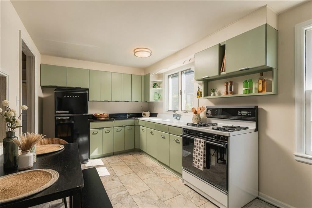 Photo 18 of 46 - 405 W 86th Terrace, Kansas City, MO 64114