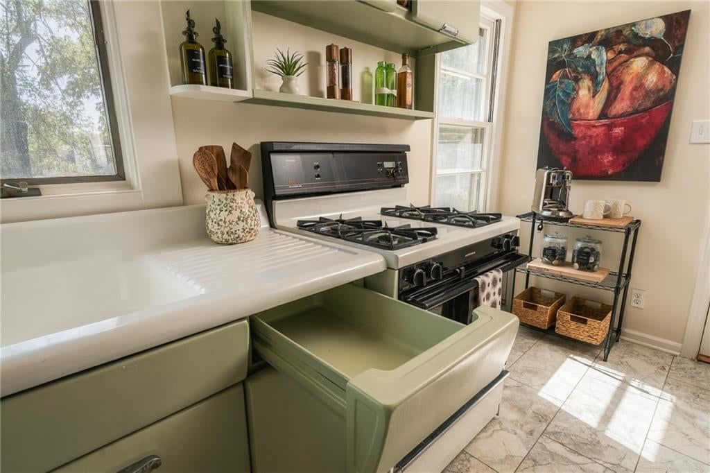 Photo 19 of 46 - 405 W 86th Terrace, Kansas City, MO 64114