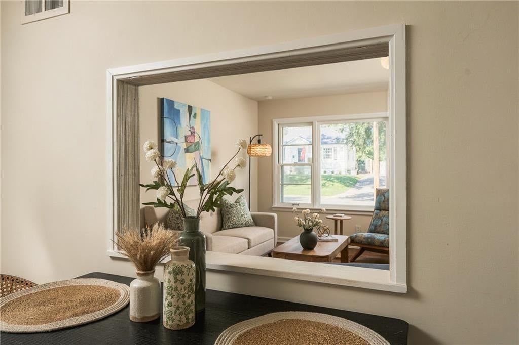Photo 23 of 46 - 405 W 86th Terrace, Kansas City, MO 64114