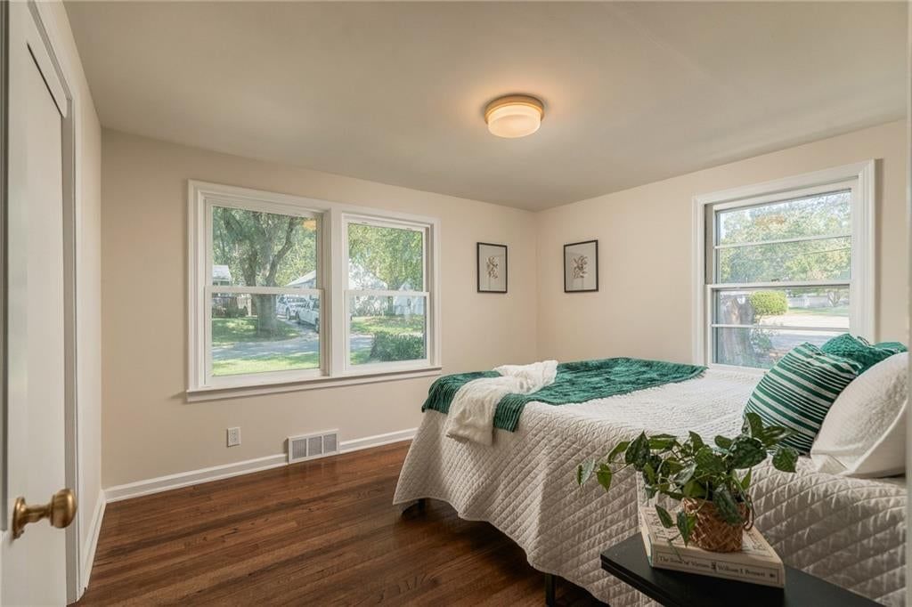 Photo 24 of 46 - 405 W 86th Terrace, Kansas City, MO 64114