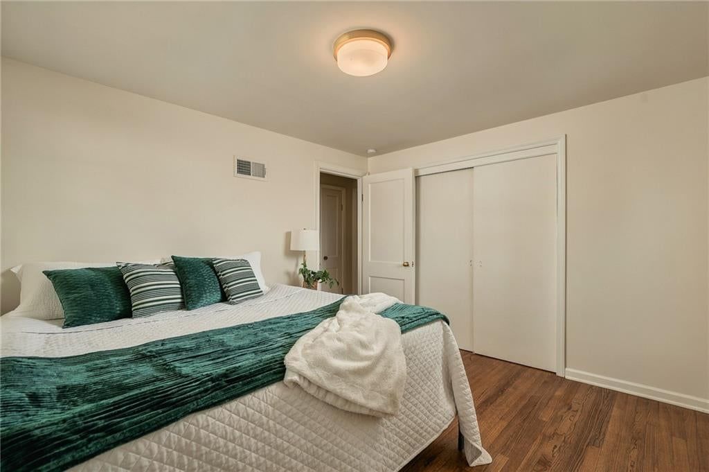 Photo 25 of 46 - 405 W 86th Terrace, Kansas City, MO 64114