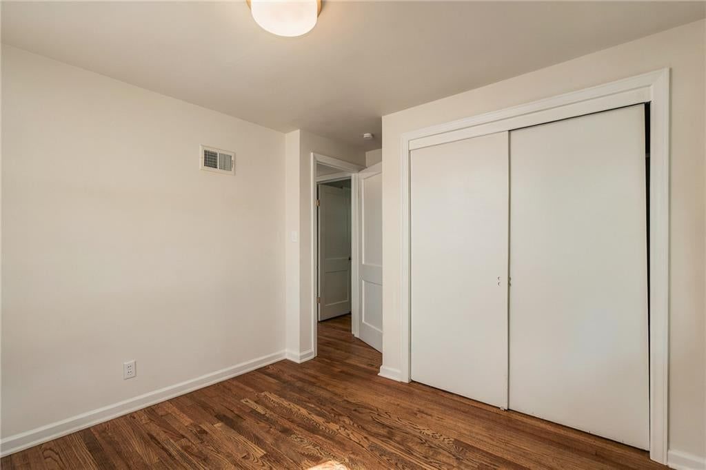 Photo 27 of 46 - 405 W 86th Terrace, Kansas City, MO 64114