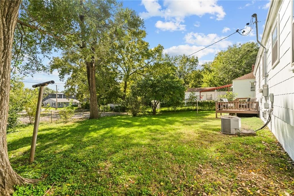 Photo 36 of 46 - 405 W 86th Terrace, Kansas City, MO 64114
