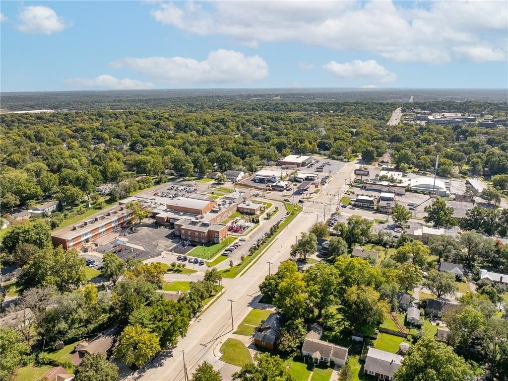 Photo 42 of 46 - 405 W 86th Terrace, Kansas City, MO 64114