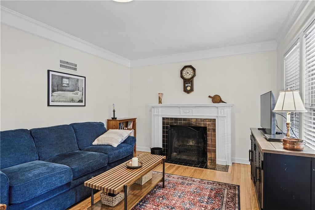 8018 Belleview Avenue, Kansas City, MO