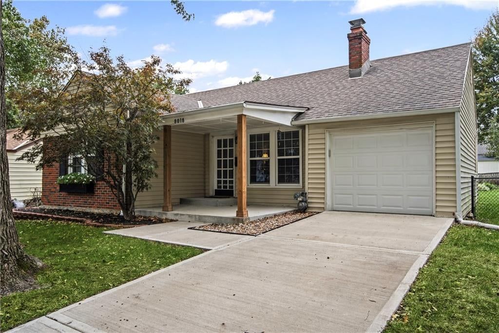 8018 Belleview Avenue, Kansas City, MO: listing photo 2