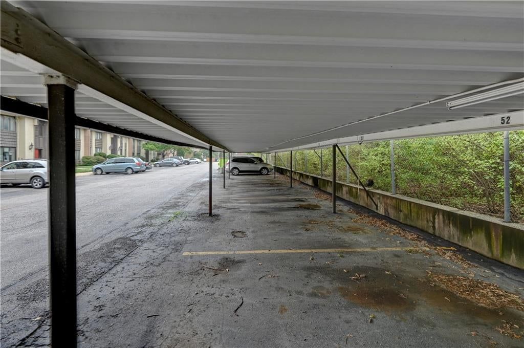 470 W 104th Street, Kansas City, MO: listing photo 3
