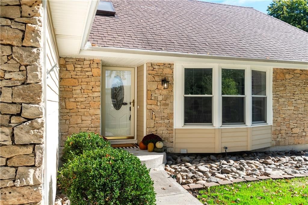 10003 N Charlotte Street, Kansas City, MO: listing photo 3
