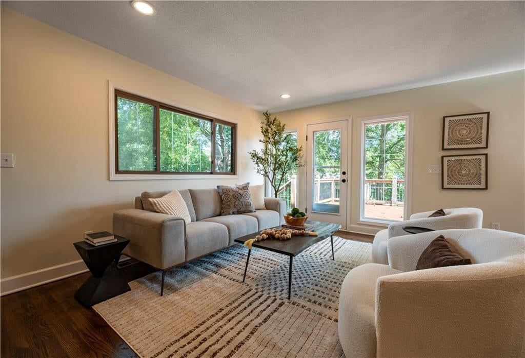 Photo 15 of 34 - 10003 N Charlotte Street, Kansas City, MO 64155