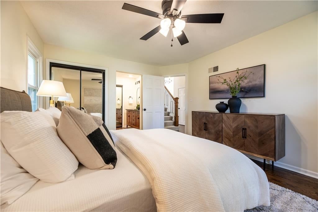 Photo 21 of 34 - 10003 N Charlotte Street, Kansas City, MO 64155