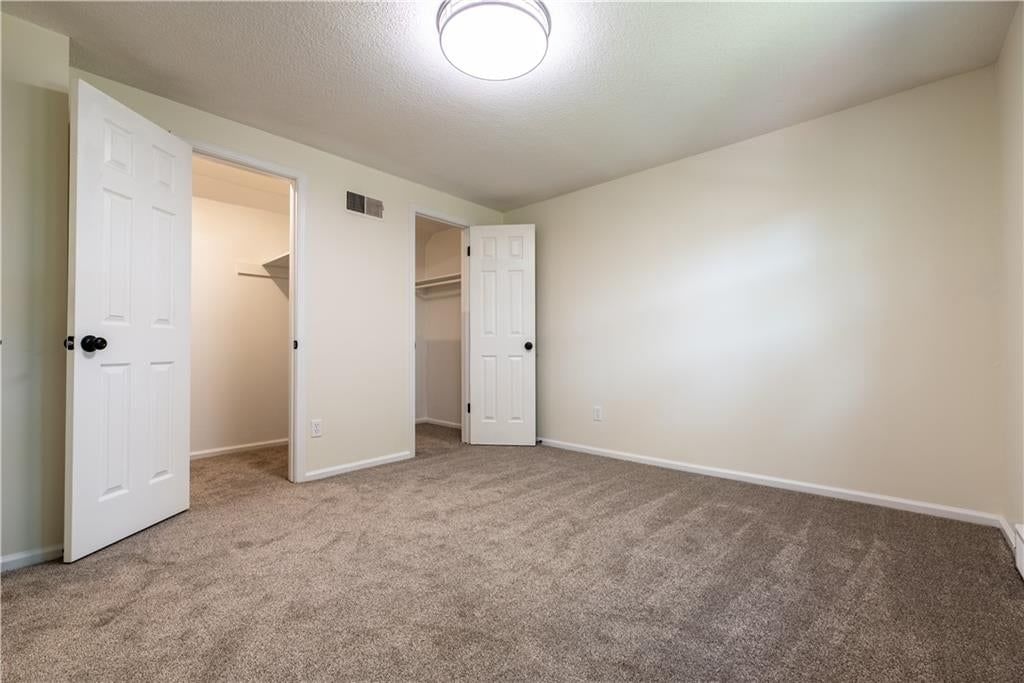 Photo 26 of 34 - 10003 N Charlotte Street, Kansas City, MO 64155