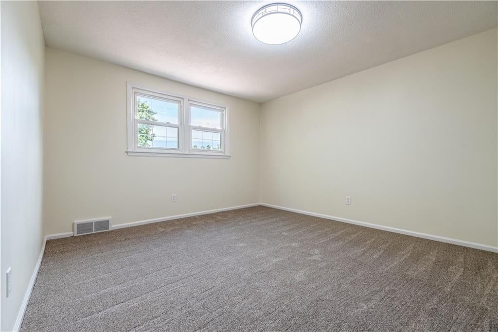 Photo 28 of 34 - 10003 N Charlotte Street, Kansas City, MO 64155