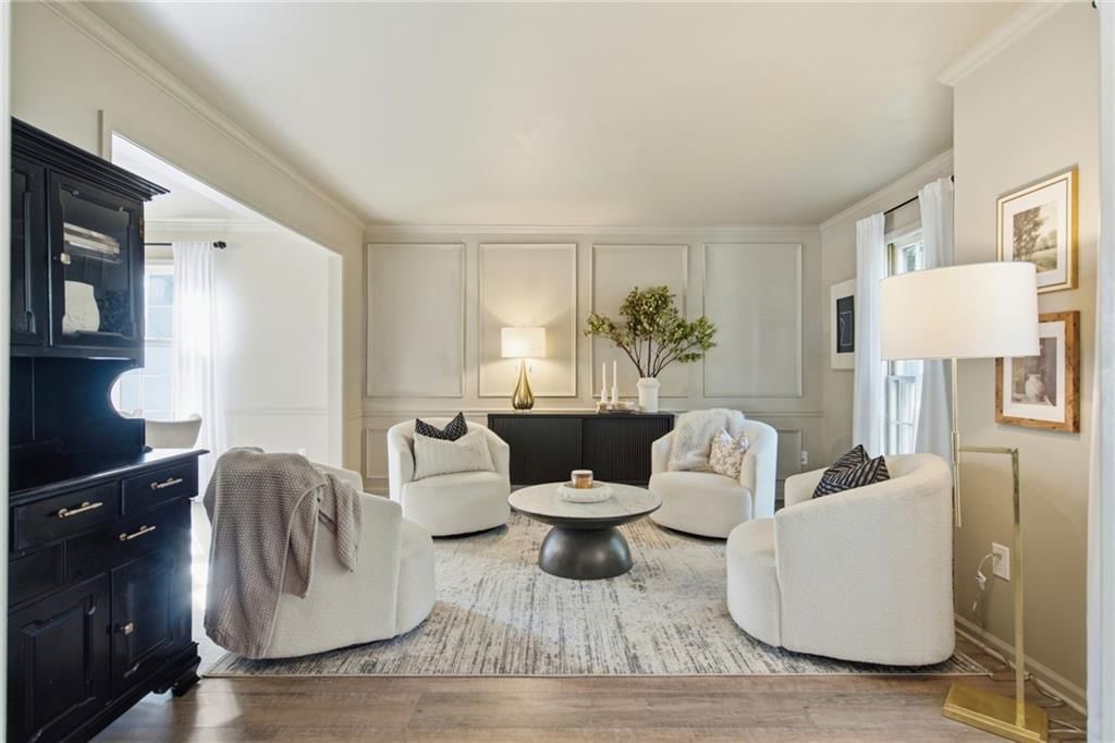 Photo 6 of 42 - 206 NE Shoreview Drive, Lee's Summit, MO 64064