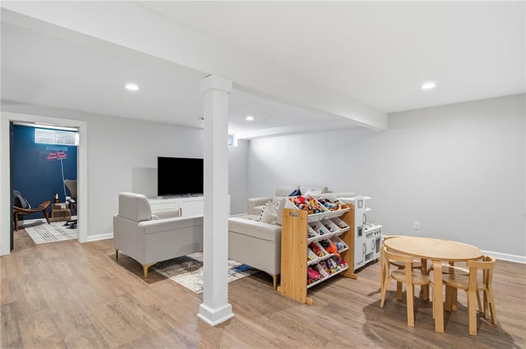 Finished basement at 206 NE Shoreview Drive, Lee's Summit, MO 64064