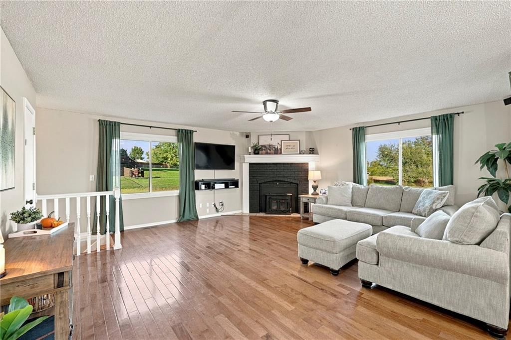 1421 N Elsea Smith Road, Independence, MO