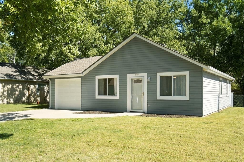 440 N Pine Street, Olathe, KS: listing photo 3