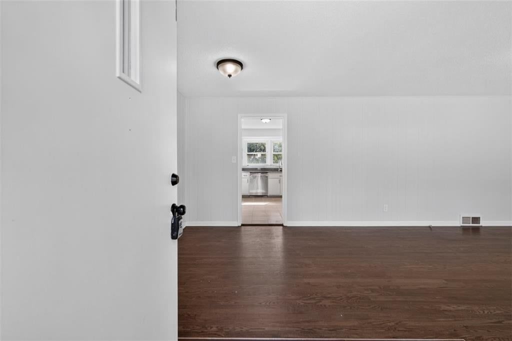 3211 Berry Road, Kansas City, KS: listing photo 3