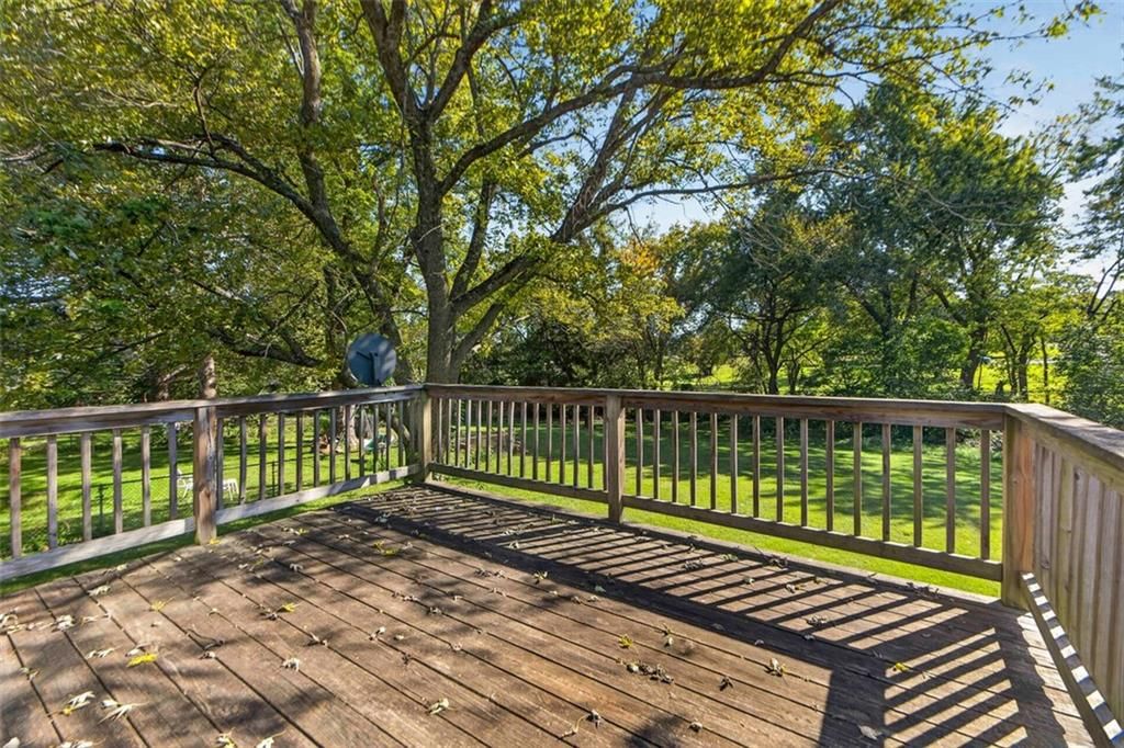 Photo 24 of 29 - 3211 Berry Road, Kansas City, KS 66106