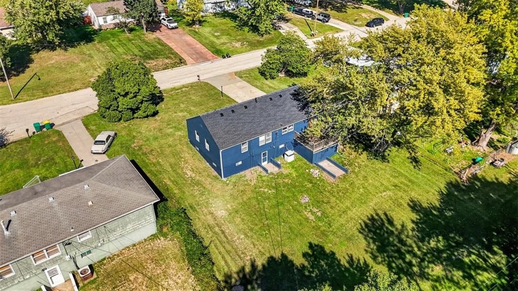 Photo 28 of 29 - 3211 Berry Road, Kansas City, KS 66106