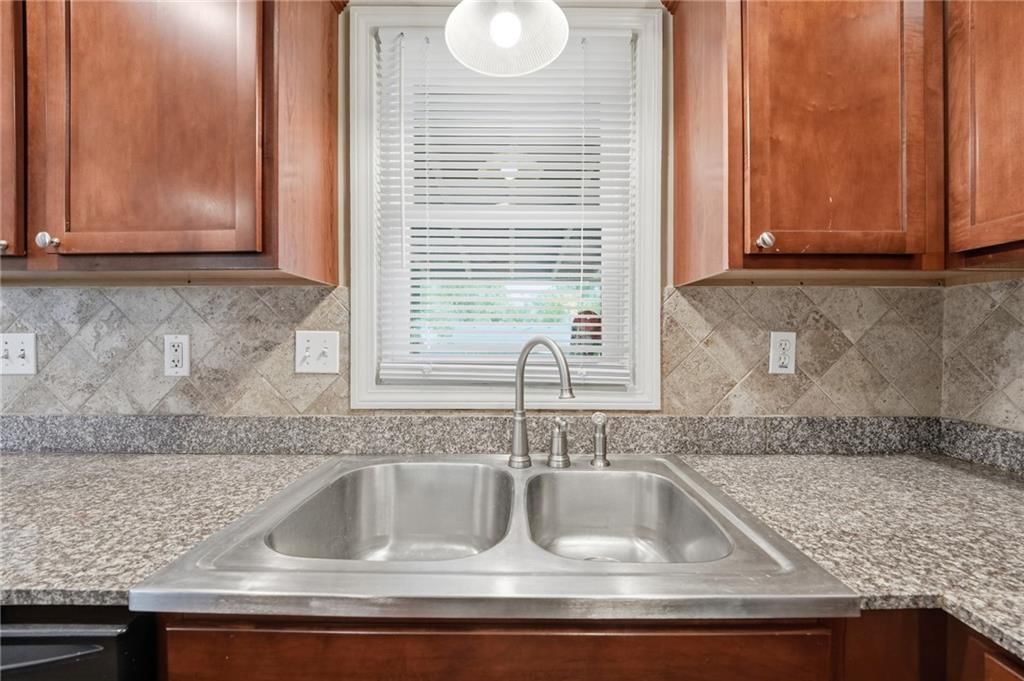 Photo 11 of 41 - 7049 Horton Street, Overland Park, KS 66204