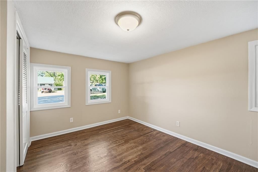 Photo 13 of 41 - 7049 Horton Street, Overland Park, KS 66204