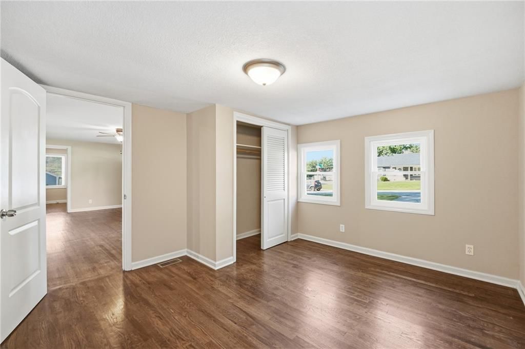 Photo 15 of 41 - 7049 Horton Street, Overland Park, KS 66204