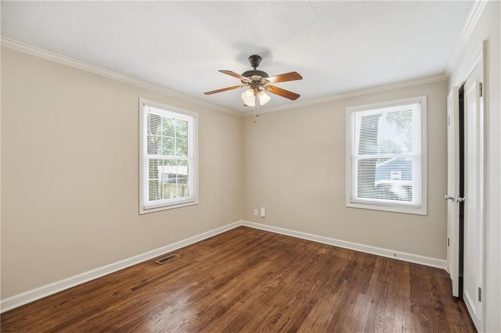 Photo 17 of 41 - 7049 Horton Street, Overland Park, KS 66204