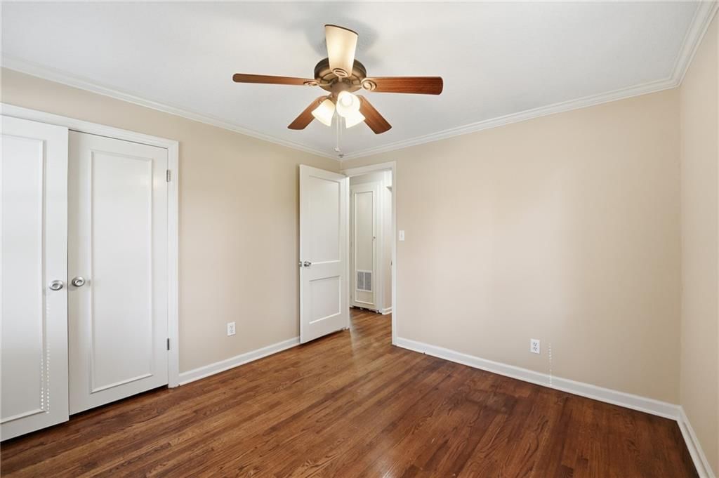 Photo 18 of 41 - 7049 Horton Street, Overland Park, KS 66204