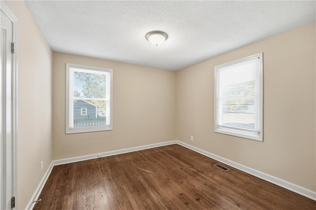 Photo 20 of 41 - 7049 Horton Street, Overland Park, KS 66204