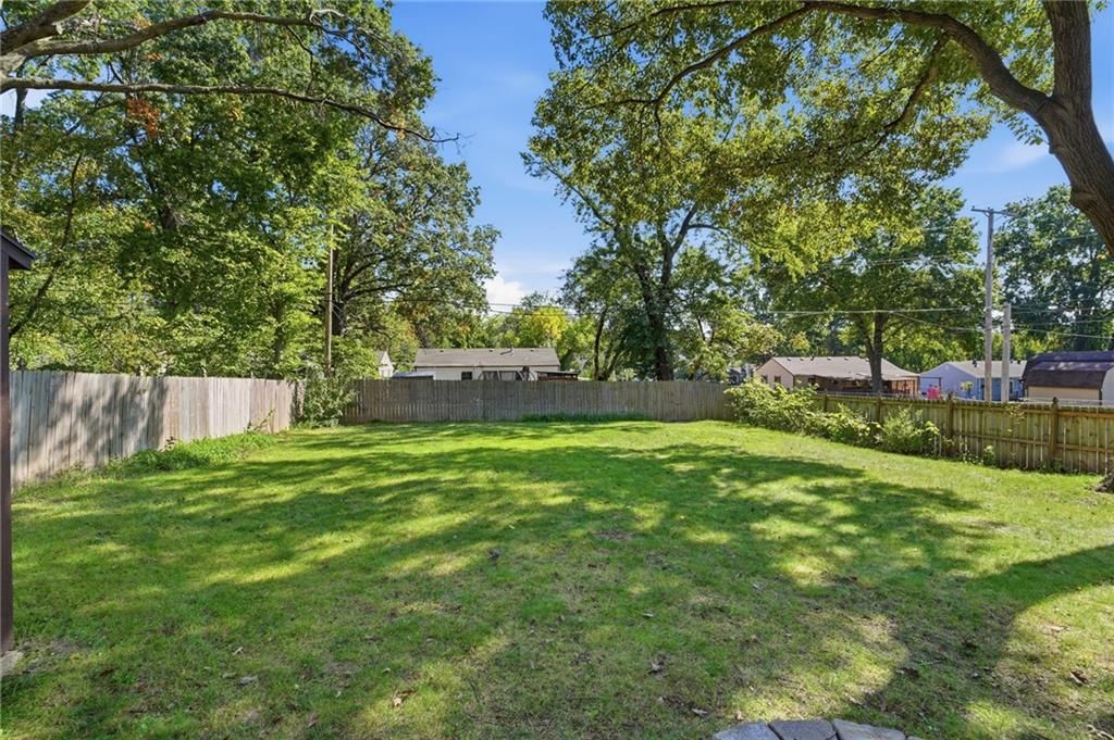Photo 27 of 41 - 7049 Horton Street, Overland Park, KS 66204