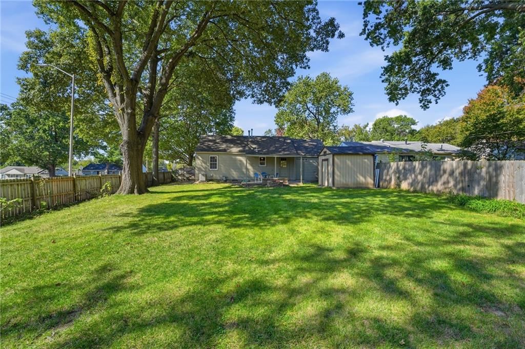 Photo 31 of 41 - 7049 Horton Street, Overland Park, KS 66204