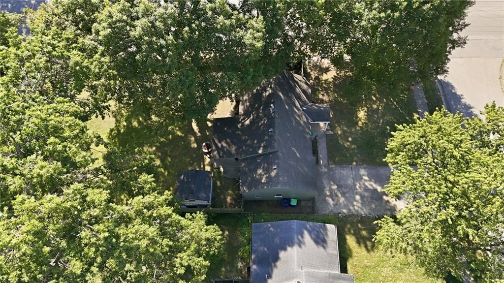 Photo 39 of 41 - 7049 Horton Street, Overland Park, KS 66204