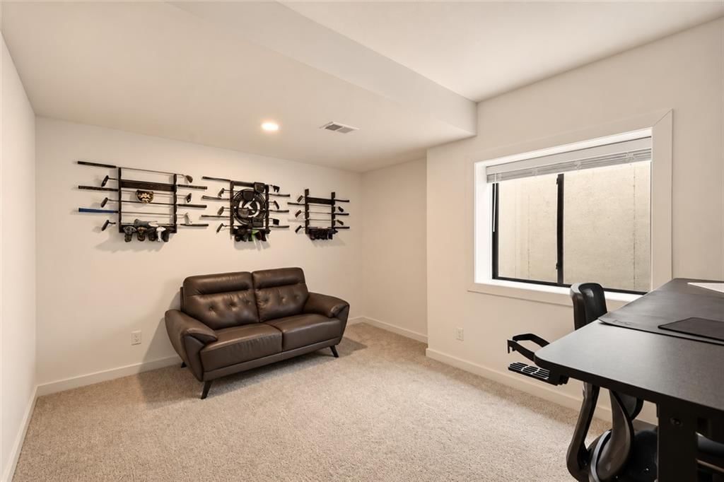 Photo 32 of 50 - 12602 W 169 Terrace, Overland Park, KS 66221