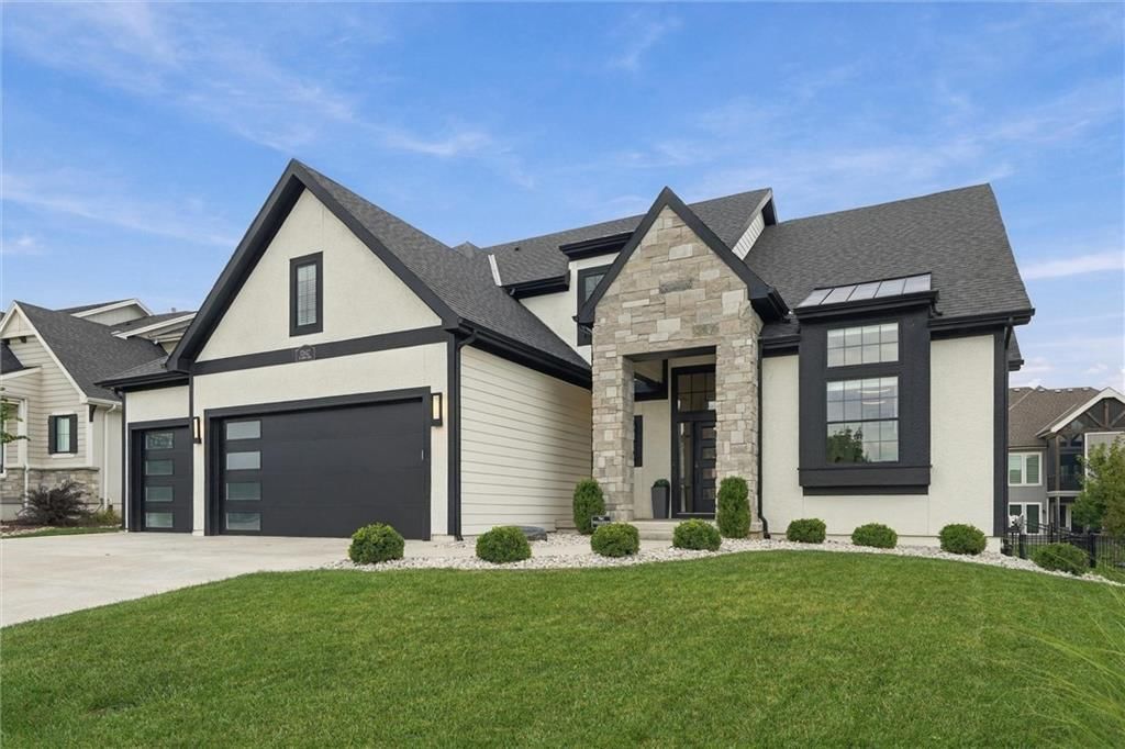Photo 35 of 50 - 12602 W 169 Terrace, Overland Park, KS 66221