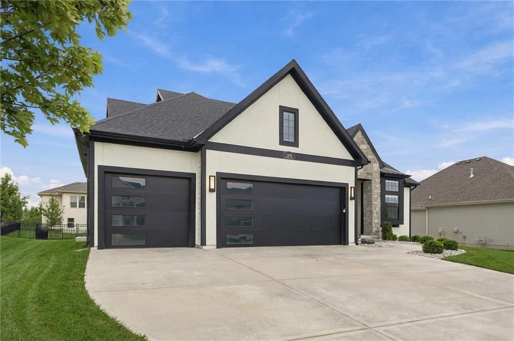 Photo 36 of 50 - 12602 W 169 Terrace, Overland Park, KS 66221