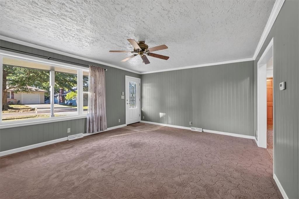 Photo 5 of 34 - 340 Champ Street, Peculiar, MO 64078