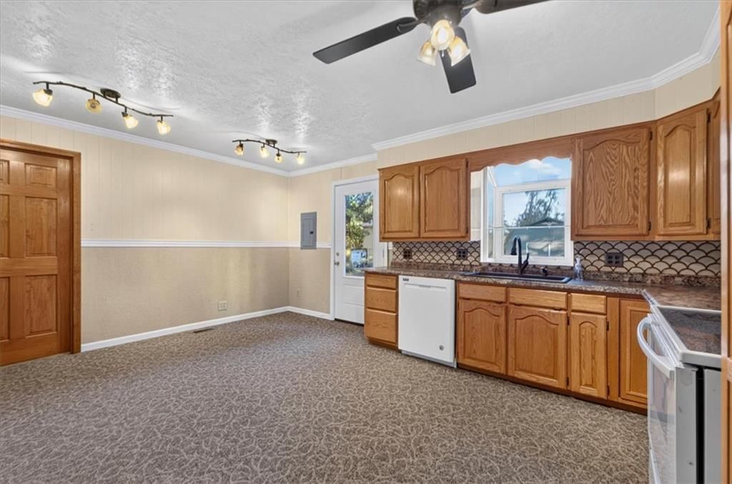 Photo 9 of 34 - 340 Champ Street, Peculiar, MO 64078