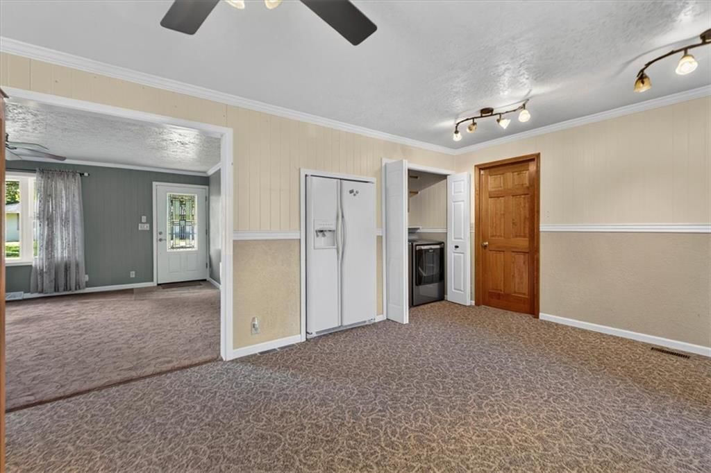 Photo 10 of 34 - 340 Champ Street, Peculiar, MO 64078