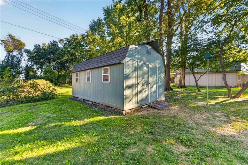 Photo 31 of 34 - 340 Champ Street, Peculiar, MO 64078