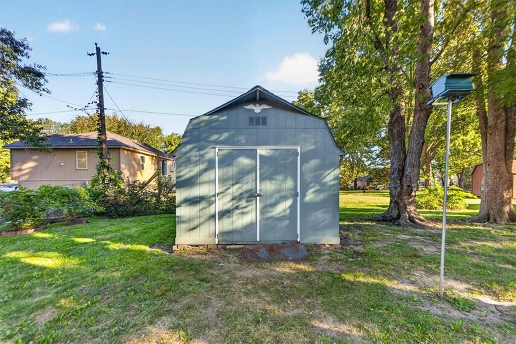 Photo 32 of 34 - 340 Champ Street, Peculiar, MO 64078