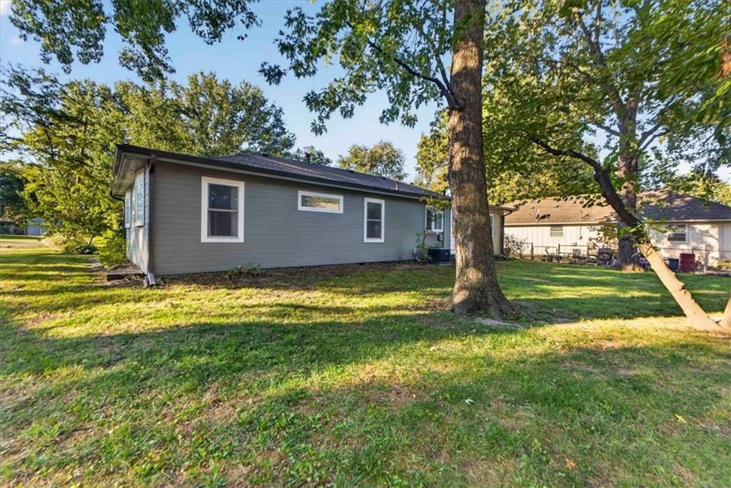 Photo 34 of 34 - 340 Champ Street, Peculiar, MO 64078
