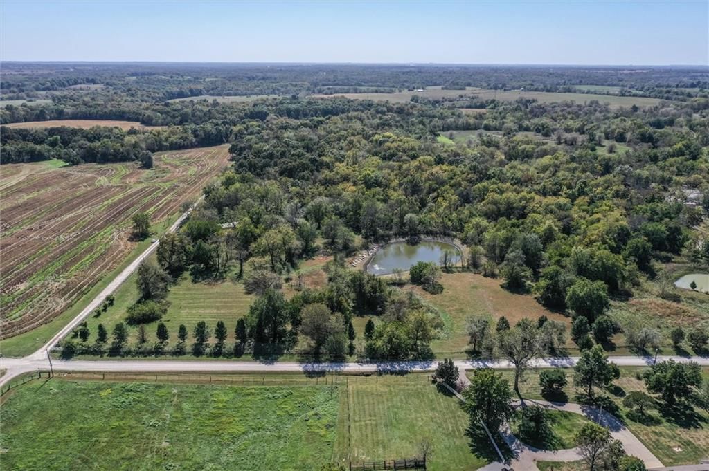 Photo 25 of 31 - 31103 E 315TH Street, Garden City, MO 64747